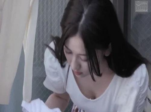 Meninggalkan istri tercinta di rumah sendirian dan mengakhiri Yuri Sasahara